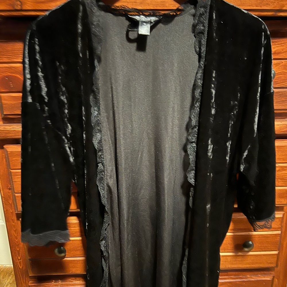 Ambrielle Black Velvet Cardigan in Medium